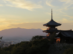 京都市北山の株式会社アイレックストラベルでは旅行経験豊富な旅づくりの専門家であるトラベルコンシェルジュが、お客様のご希望に沿ったオリジナルの旅行プランを無料でお見積もり。国内旅行･海外旅行、ツアーなど、オーダーメイド旅行を提供させて頂きます